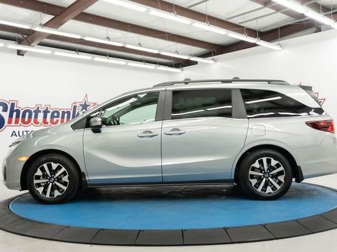 New 2026 Honda Odyssey EX-L image 5