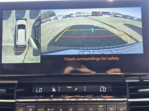 Used 2025 Toyota Sienna Platinum image 14