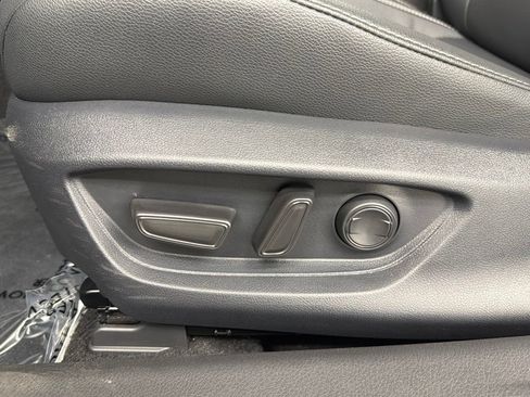 Used 2026 Toyota Camry Hybrid FWD image 23