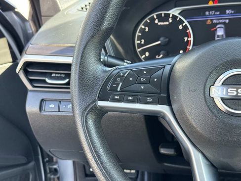 Used 2024 Nissan Altima 2.5 SV FWD image 9