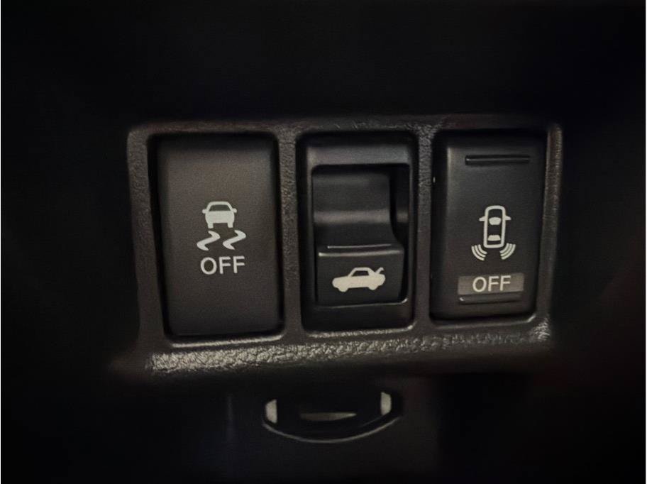 Used 2013 INFINITI G37 x Sedan w/ Premium Pkg AWD/4WD image 26