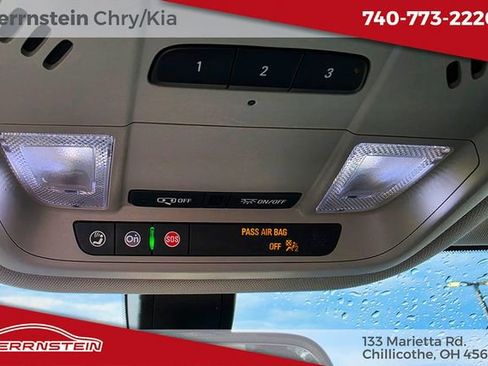 Used 2021 Buick Enclave Essence FWD image 19
