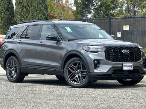 New 2026 Ford Explorer ST-Line w/ ST-Line Street Pack RWD image 2