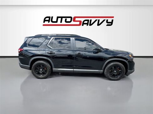 Used 2024 Honda Pilot TrailSport image 8