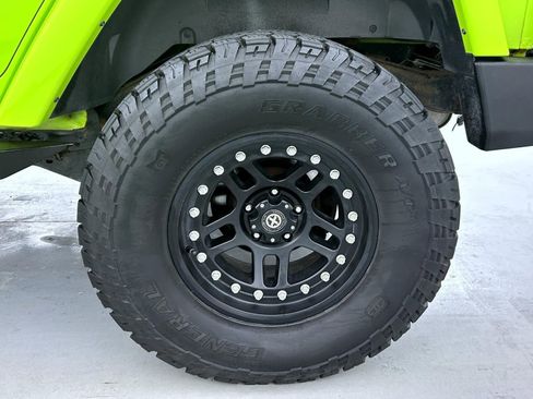 Used 2013 Jeep Wrangler Unlimited Sahara w/ Dual Top Group image 22