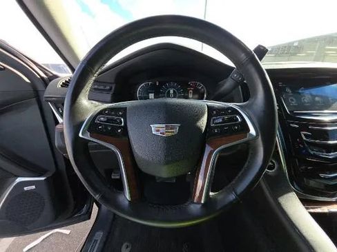Used 2017 Cadillac Escalade Luxury image 12