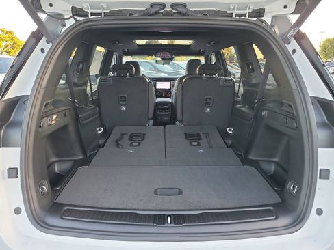 New 2025 Jeep Grand Cherokee L Limited w/ Luxury Tech Group II image 17