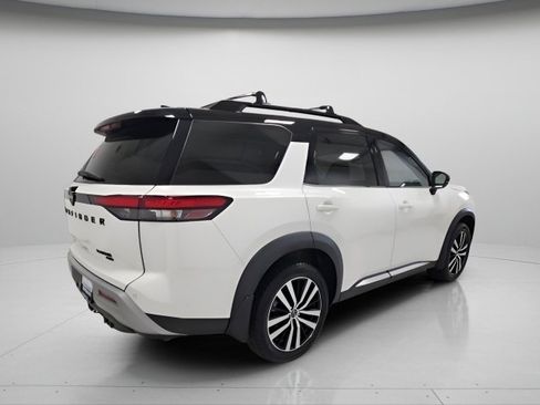 Used 2023 Nissan Pathfinder Platinum w/ Black Appearance Package AWD/4WD image 13