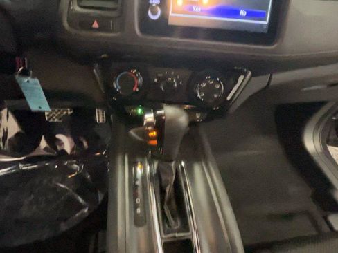 Used 2021 Honda HR-V Sport image 38