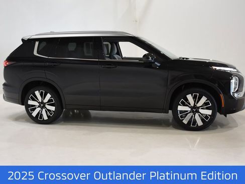 New 2025 Mitsubishi Outlander AWD image 3