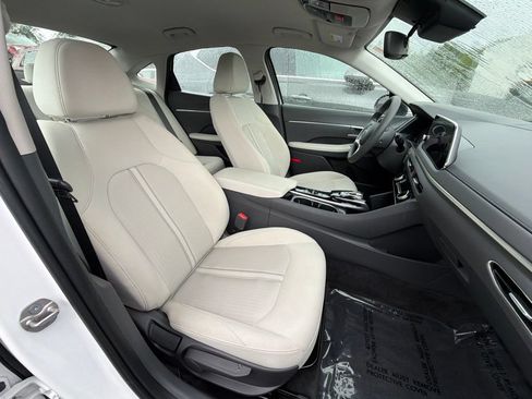 Certified 2023 Hyundai Sonata SEL w/ Cargo Package FWD image 9