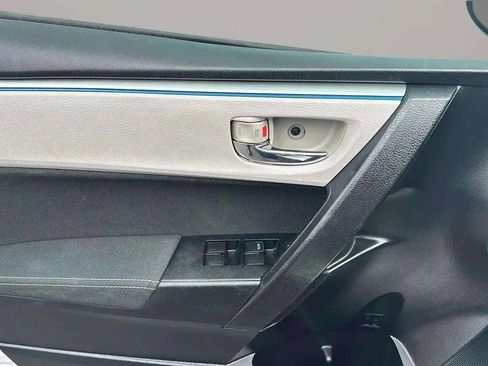 Used 2014 Toyota Corolla LE image 11