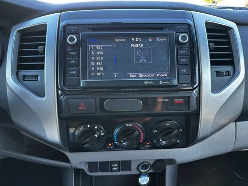 Used 2015 Toyota Tacoma PreRunner w/ SR5 Package RWD image 25