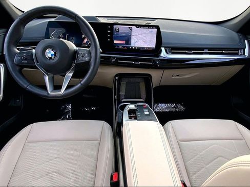 Used 2025 BMW X1 xDrive28i w/ Technology Package image 7