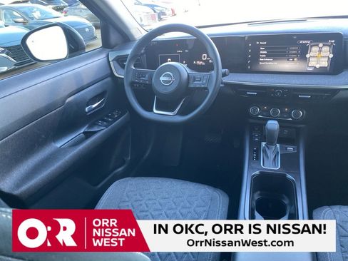 Used 2025 Nissan Kicks SV w/ Interior Electronics Package image 19