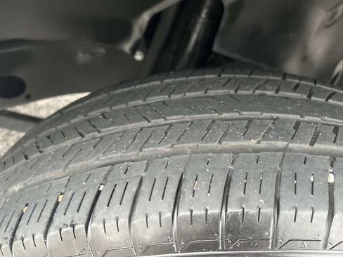 Used 2018 Jeep Wrangler Unlimited Sahara image 17