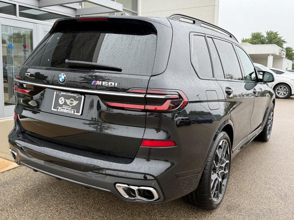 Used 2026 BMW X7 M60i AWD/4WD image 3