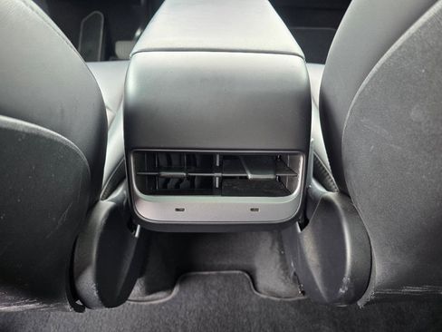 Used 2023 Tesla Model Y Long Range AWD/4WD image 26