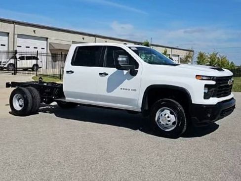 New 2026 Chevrolet Silverado 3500 W/T w/ WT Convenience Package AWD/4WD image 2