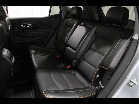 Used 2024 GMC Terrain AT4 w/ Tech Package AWD/4WD image 18