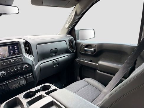 Used 2022 Chevrolet Silverado 1500 Custom Trail Boss AWD/4WD image 21