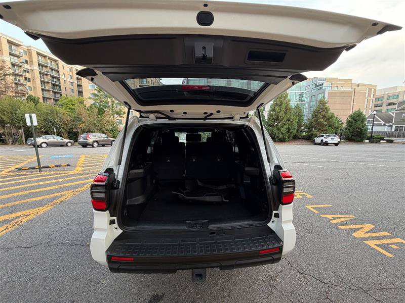 Used 2025 Toyota 4Runner SR5 AWD/4WD image 27