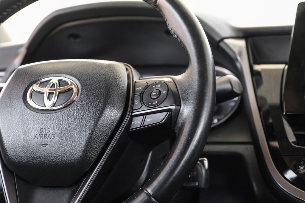 Used 2023 Toyota Camry SE FWD image 13