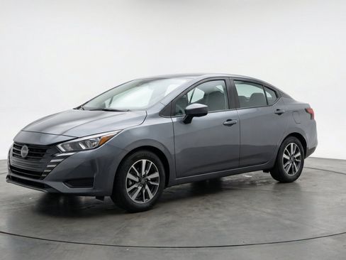 Used 2025 Nissan Versa SV FWD image 3