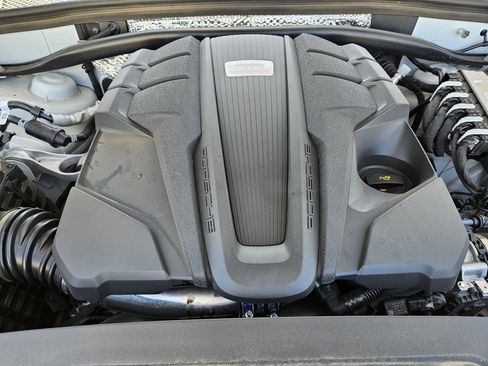 Certified 2026 Porsche Macan S AWD/4WD image 30