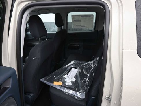 New 2025 Ford Maverick XL w/ Equipment Group 102A image 19