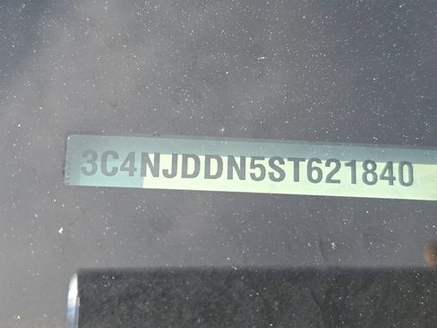 Used 2025 Jeep Compass Trailhawk AWD/4WD image 7
