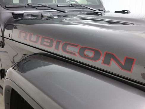 Used 2023 Jeep Gladiator Rubicon w/ LED Lighting Group AWD/4WD image 15