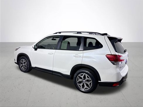 Used 2024 Subaru Forester Premium image 8