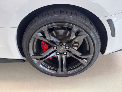 Used 2021 Chevrolet Camaro SS RWD image 31