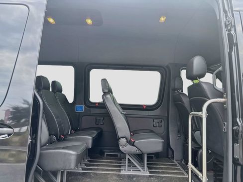 Used 2023 Mercedes-Benz Sprinter 3500 image 25