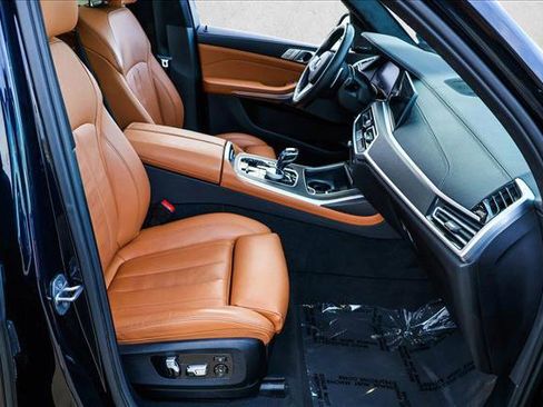 Used 2022 BMW X7 M50i w/ Dynamic Handling Package image 30