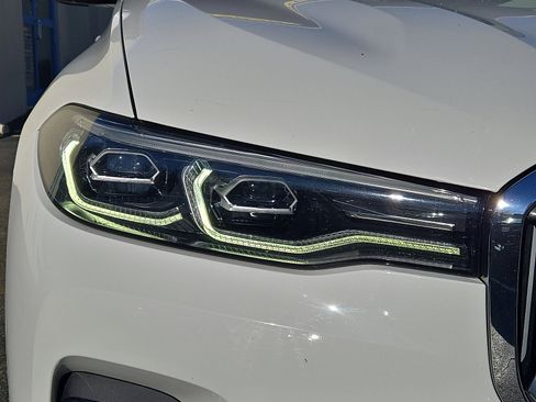 Used 2020 BMW X7 xDrive40i w/ Executive Package image 9