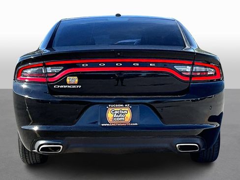 Used 2019 Dodge Charger SXT image 4