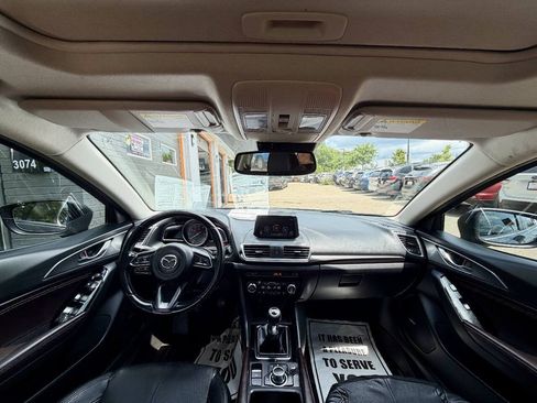 Used 2017 MAZDA MAZDA3 Grand Touring w/ Premium Equipment Package FWD image 19