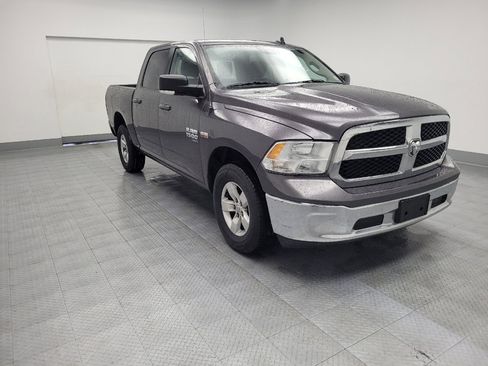 Used 2020 RAM 1500 Classic SLT w/ Luxury Group AWD/4WD image 13