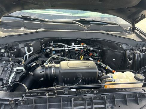 Used 2023 Ford Explorer XLT w/ Equipment Group 202A AWD/4WD image 30