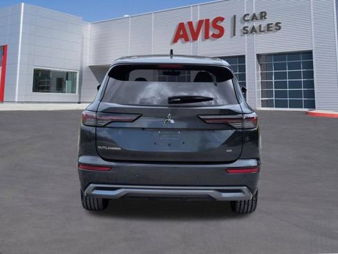 Used 2025 Mitsubishi Outlander SE FWD image 7