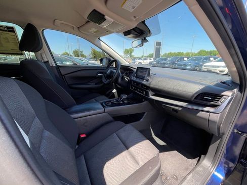 Used 2025 Nissan Rogue SV AWD/4WD image 28