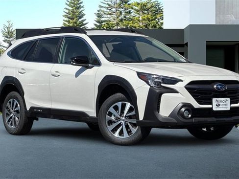 Used 2025 Subaru Outback Premium image 2