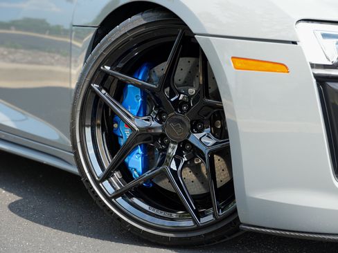 Used 2018 Audi R8 V10 plus AWD/4WD image 2