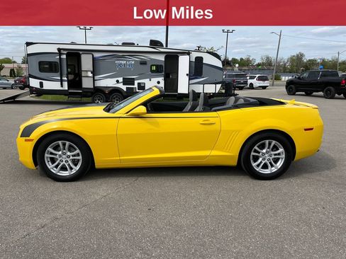 Used 2013 Chevrolet Camaro LT RWD image 2