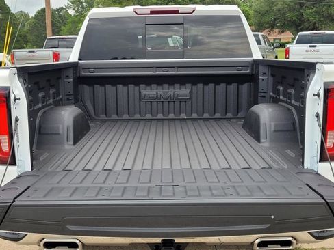 New 2026 GMC Sierra 1500 SLT AWD/4WD image 9