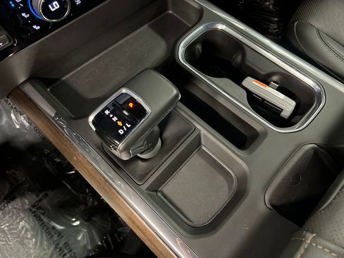 Certified 2024 Chevrolet Silverado 1500 High Country w/ Technology Package AWD/4WD image 25