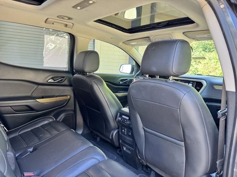 Used 2017 GMC Acadia Denali image 16