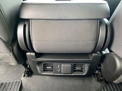 Used 2023 GMC Sierra 1500 SLE image 16